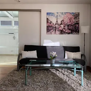 Apartment Luxus Im Eigenen Ferienhaus, 120 Qm, Naehe Regensburg Mit Balkon, Terrasse & Garten, Gute Zuganbindung, Laber